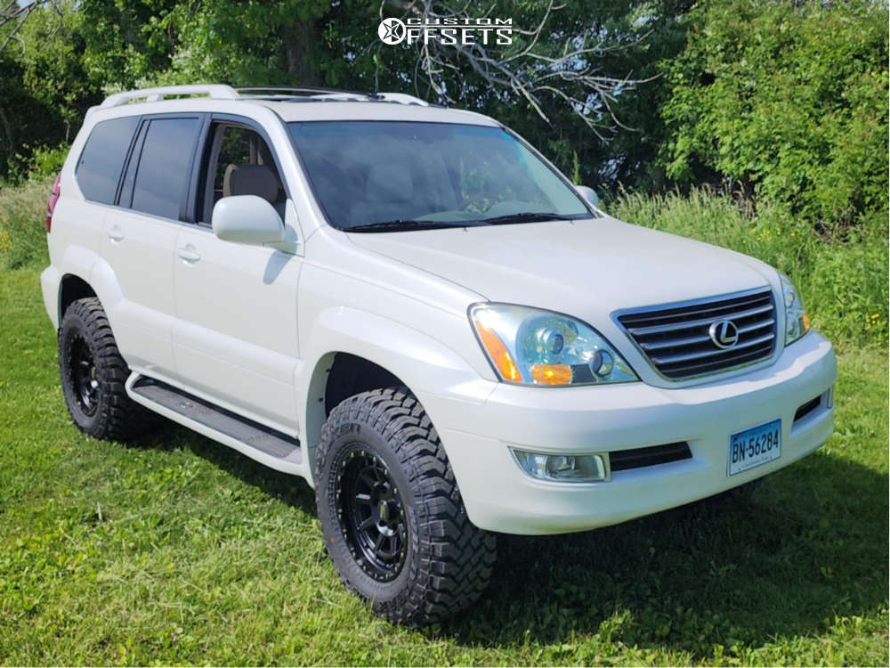みづき 2007 Lexus GX470 with 17x9 -12 Rocktrix RT114 and 285/70R17