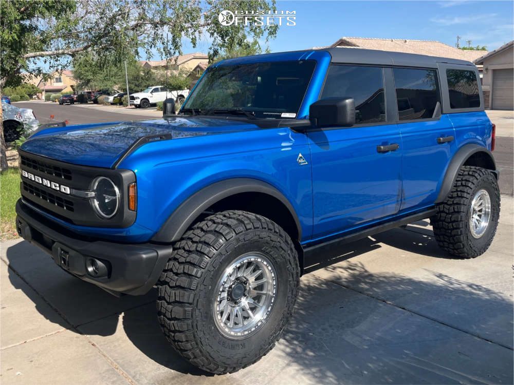 2024 Ford Bronco with 17x8.5 0 RRW Rr7-h Flow Form and 35/12.5R17 Kenda ...