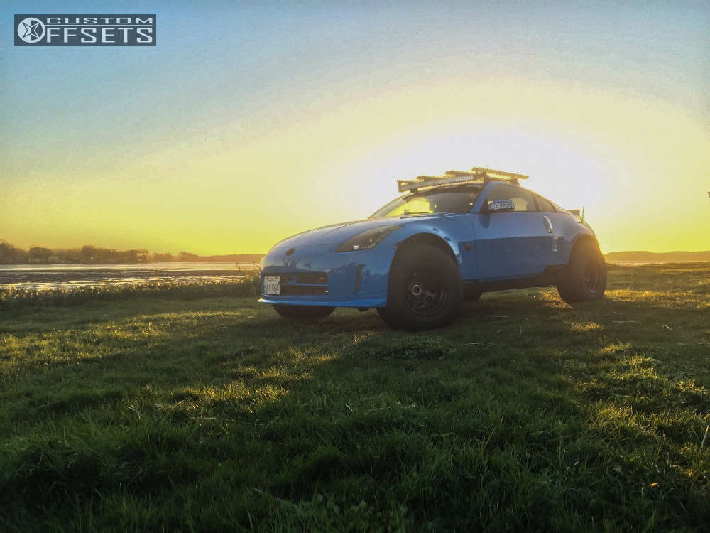 2003 Nissan 350Z with 15x10.5 -38 Black Rock 997 and 265