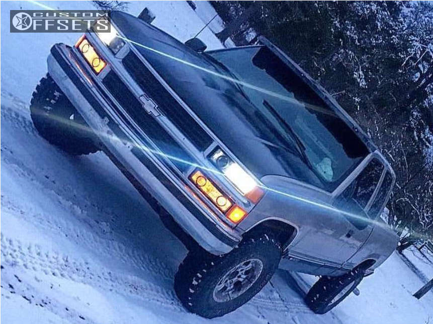 1999 Chevrolet K1500 with 16x8 0 Helo He791 and 33/10.5R16 Federal ...