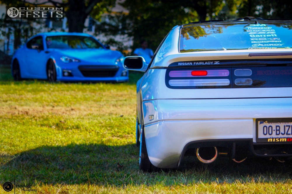 1990 Nissan 300ZX with 18x8.5 30 ESR Sr05 and 225/40R18