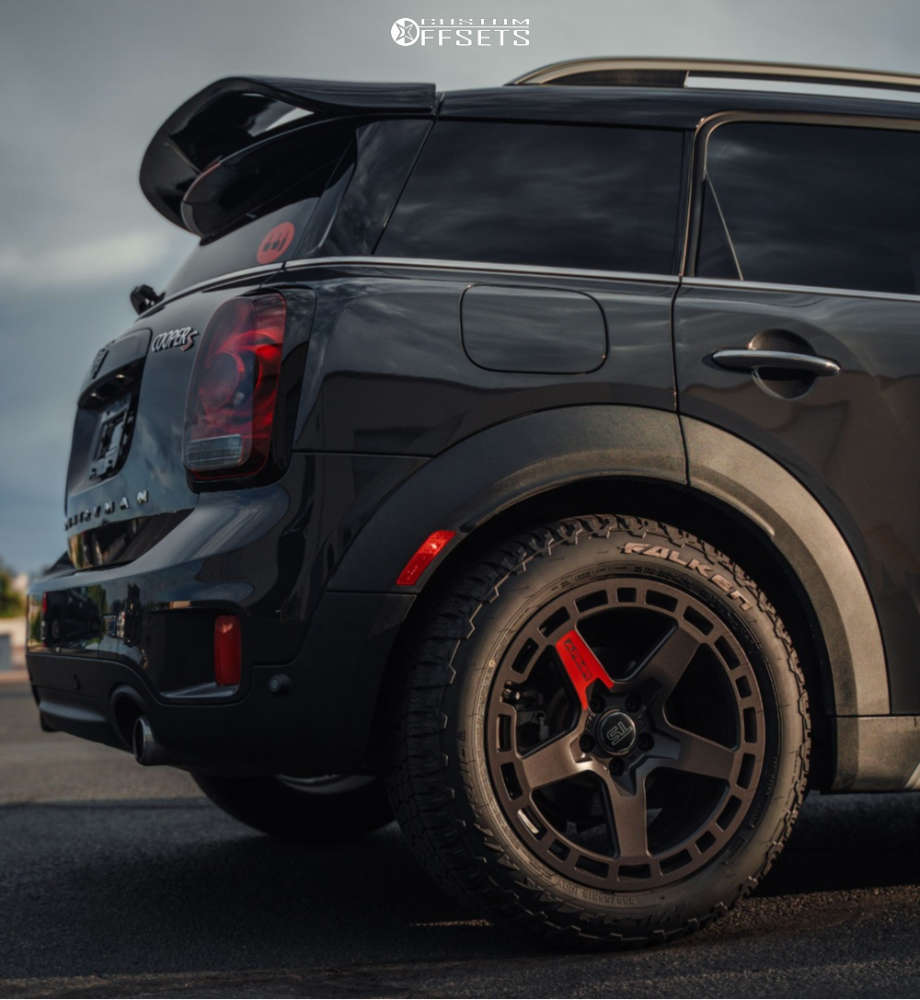 2018 Mini Cooper Countryman with 18x8.5 35 Neuspeed Tse53