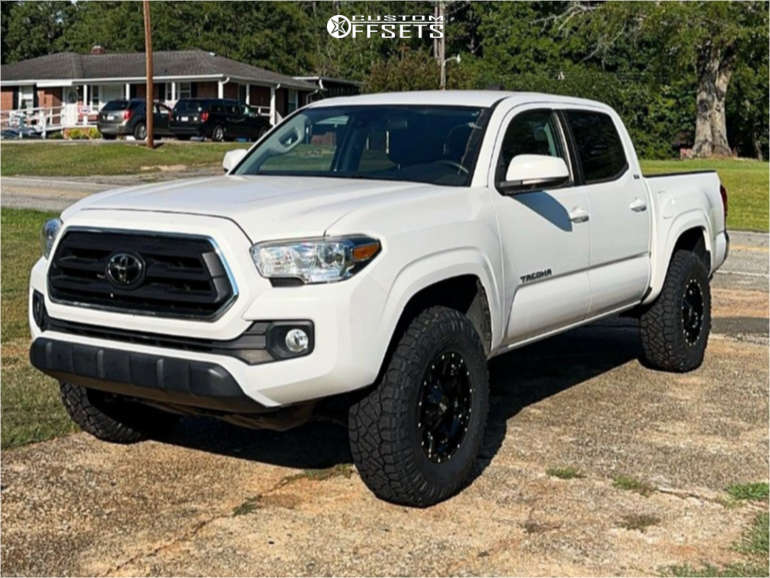 2020 Toyota Tacoma with 16x8 0 Moto Metal MO970 and 265/75R16 Nitto ...