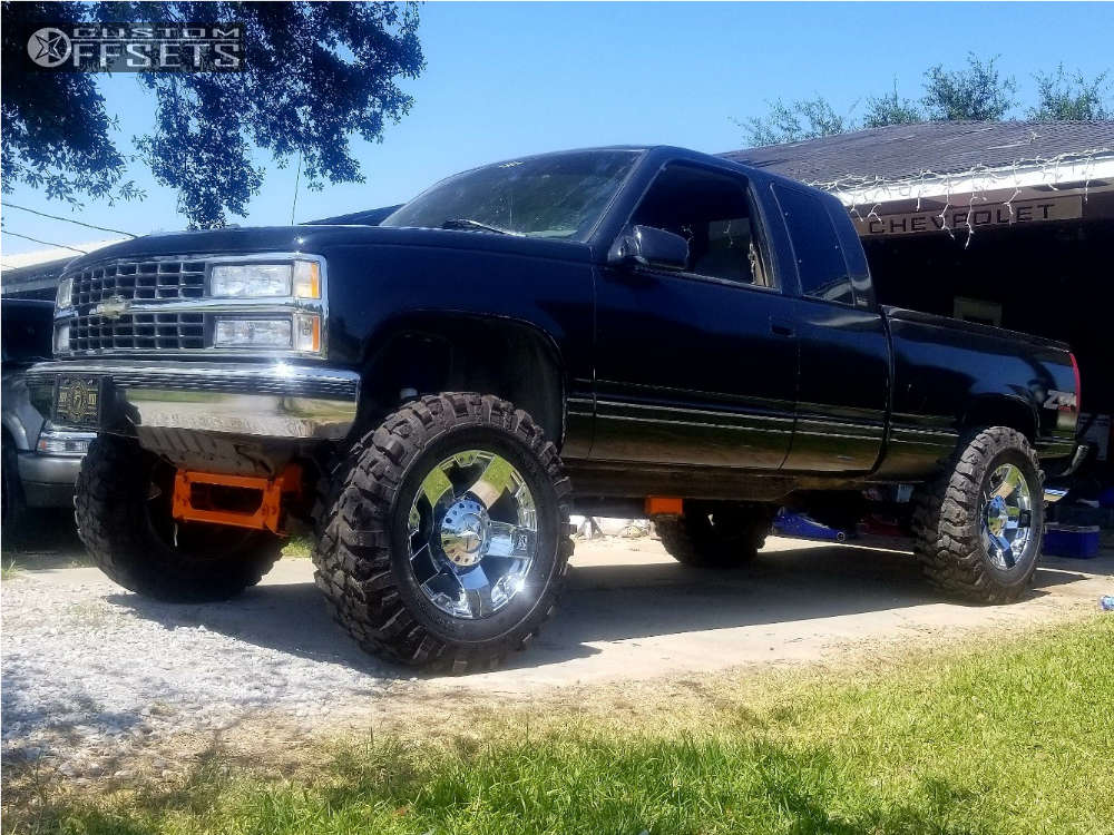 1996 Chevrolet K1500 with 20x12 -44 XD Xd775 and 37/12.5R20 Pit