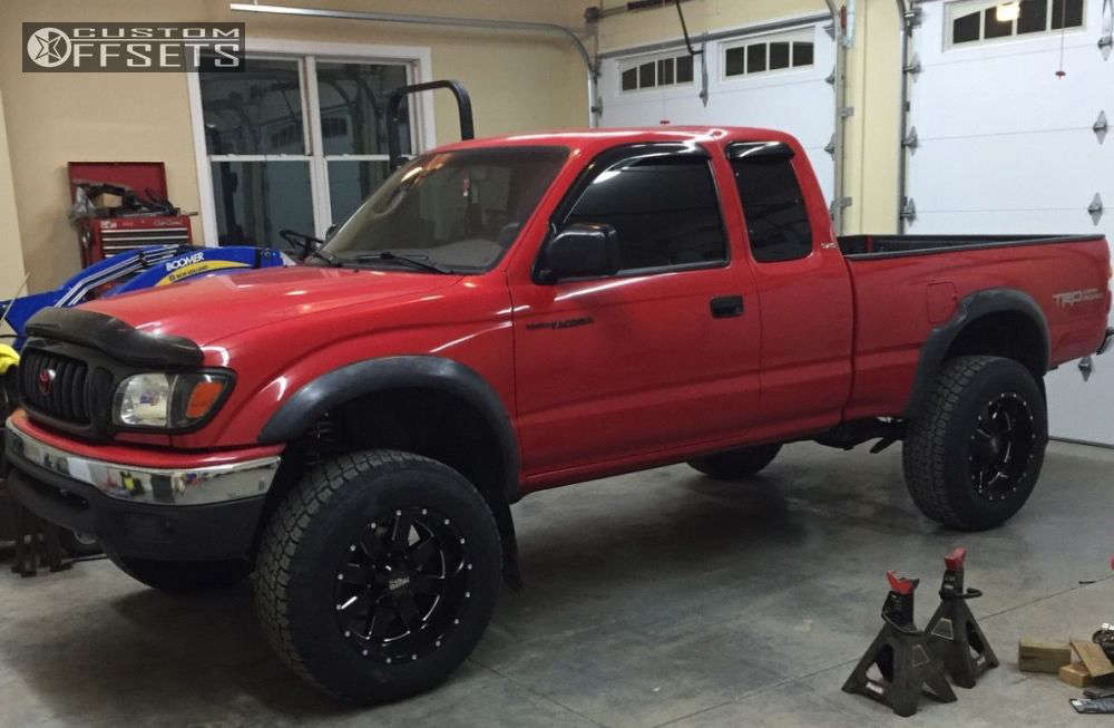 2001 Toyota with 18x10 24 Moto Metal MO962 and 265/65R18 Nitto