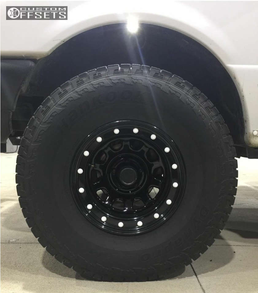 1998 Ford Ranger with 15x8 Pro Comp Series 252 and 33/12.5R15 Hankook ...