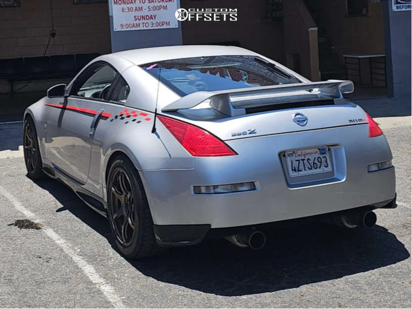 2003 Nissan 350Z with 18x8.5 45 Advan Racing Rgiii and 245/40R18