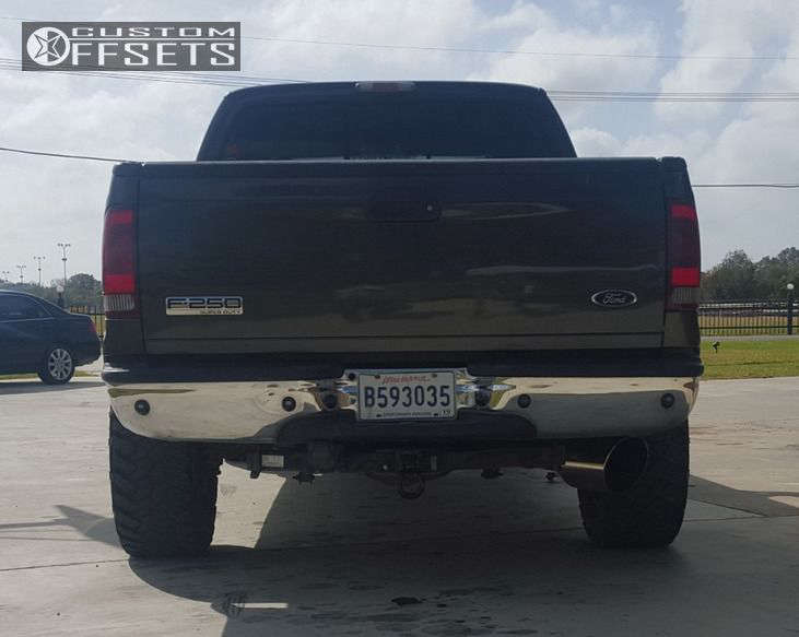 2007 Ford F-250 Super Duty with 20x9 -12 Helo HE879 and 35/12.5R20 ...