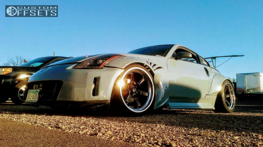 2004 Nissan 350Z with 20x9.5 10 Cosmis Racing XT-006R and 265