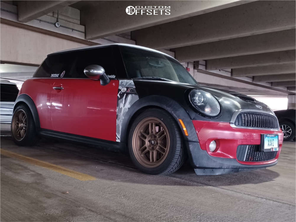 2010 Mini Cooper with 16x7 25 MST Suzuka and 195/45R16 Bridgestone