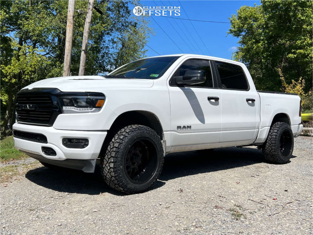 2024 Ram 1500 with 20x12 -44 TIS 544gb and 33/12.5R20 Kenda Klever