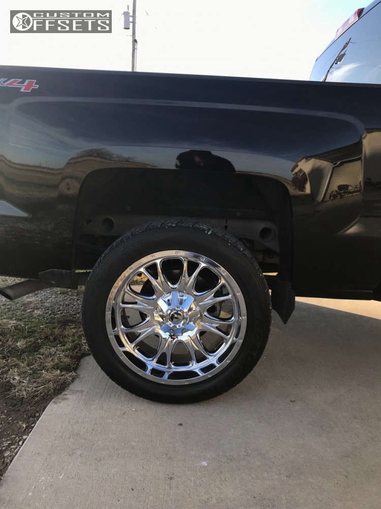 2015 Chevrolet Silverado 1500 with 22x9.5 18 Fuel Throttle and 305/45R22 Nexen Extensa Hp and