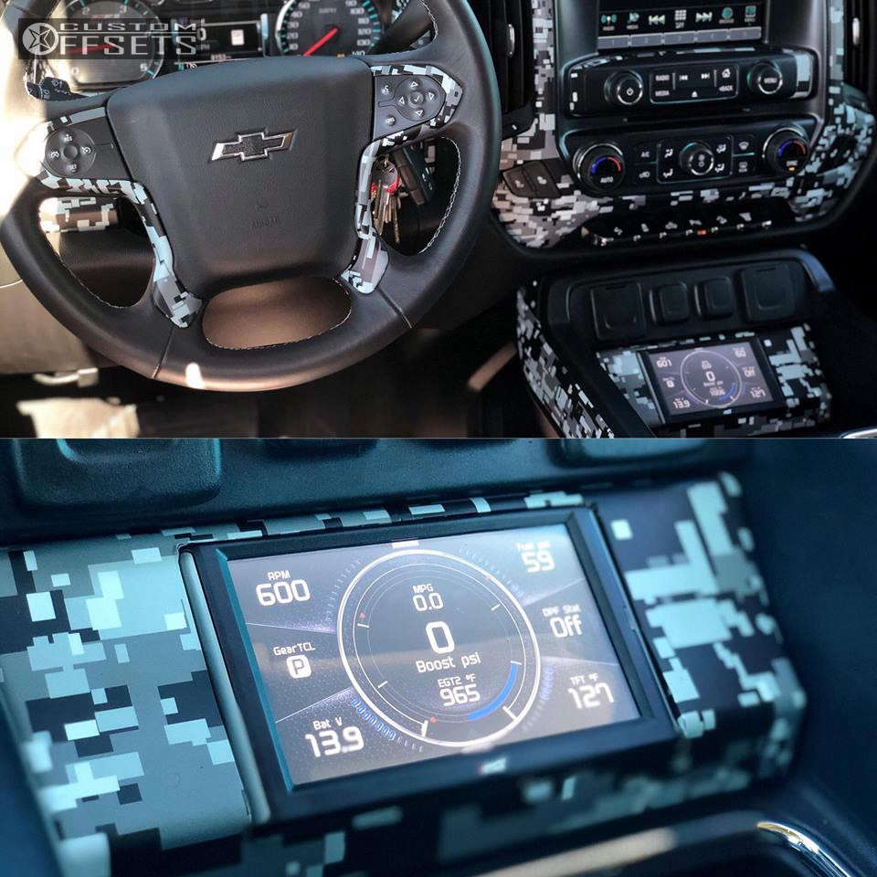 2017 Chevrolet Silverado 2500 HD with 22x12 44 Hostile Sprocket and