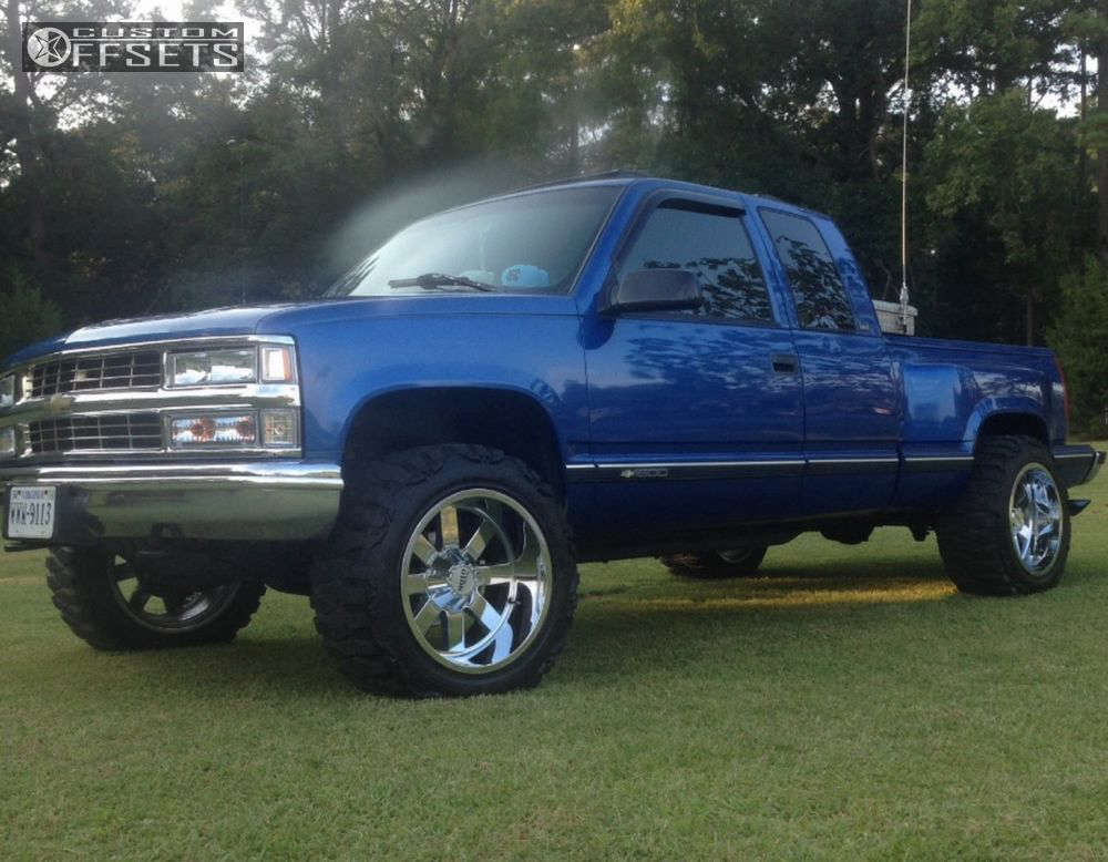 1997 Chevrolet K1500 with 20x12 -44 Moto Metal MO962 and 33/12.5