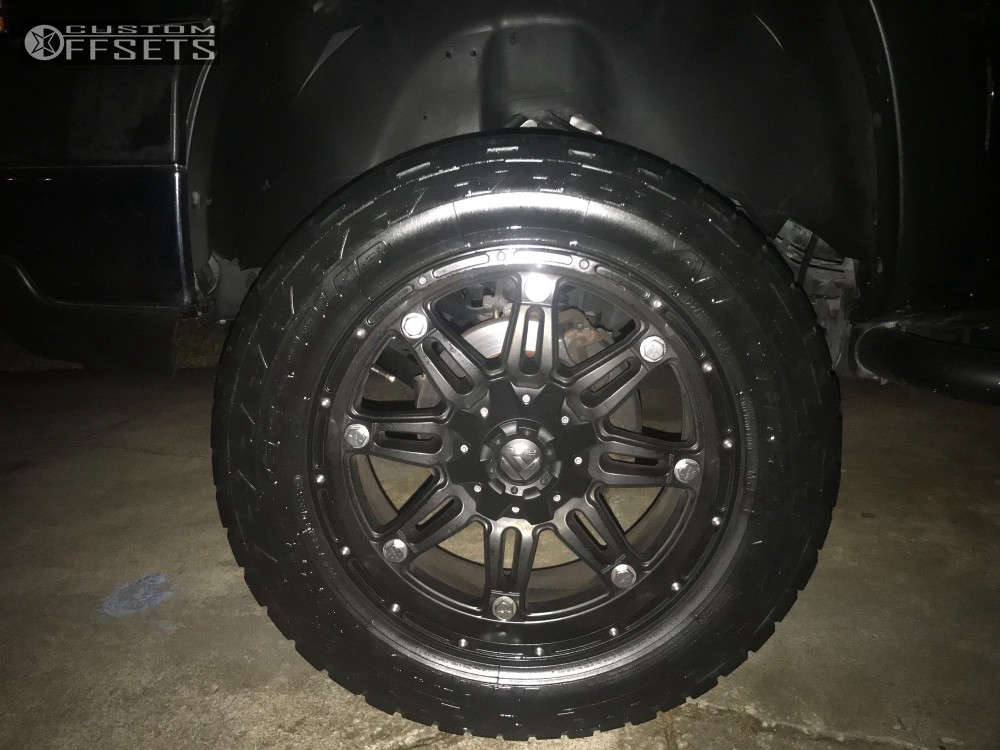 2006 Chevrolet Silverado 2500 HD with 20x9 1 Fuel Hostage D531 and 305