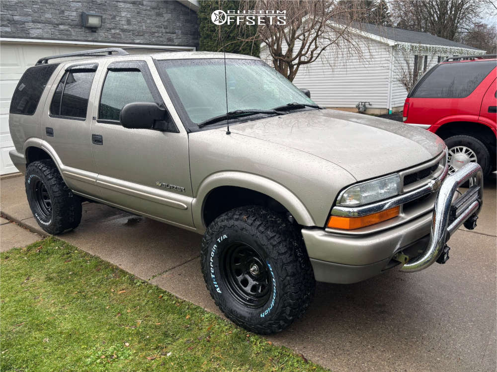 2002 Chevrolet Blazer with 15x7 -6 Vision D Window and 31
