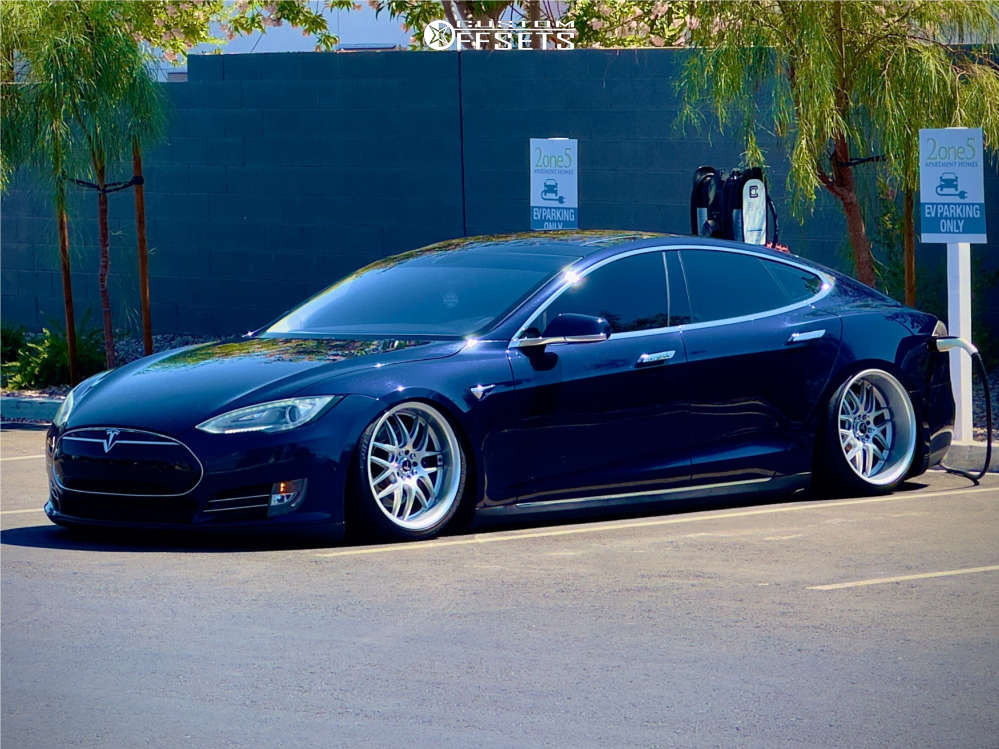 3214622-1-2013-s-tesla-base-