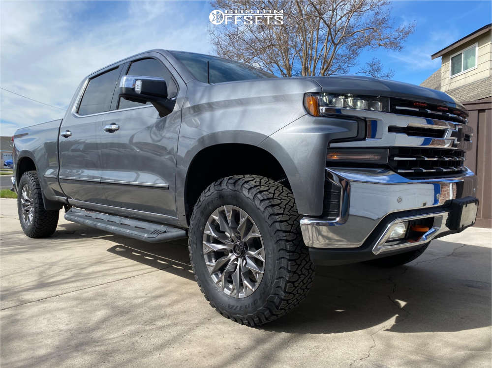 ロードオブチキン 2021 Chevrolet Silverado 1500 with 20x9 20 Fuel Flame 6 and