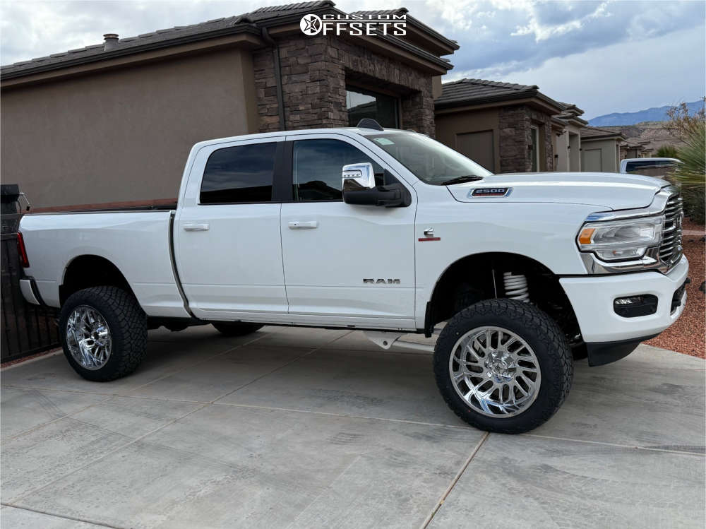 2024 Ram 2500 with 22x12 -44 Luxxx HD Lhd18 and 35/12.5R22