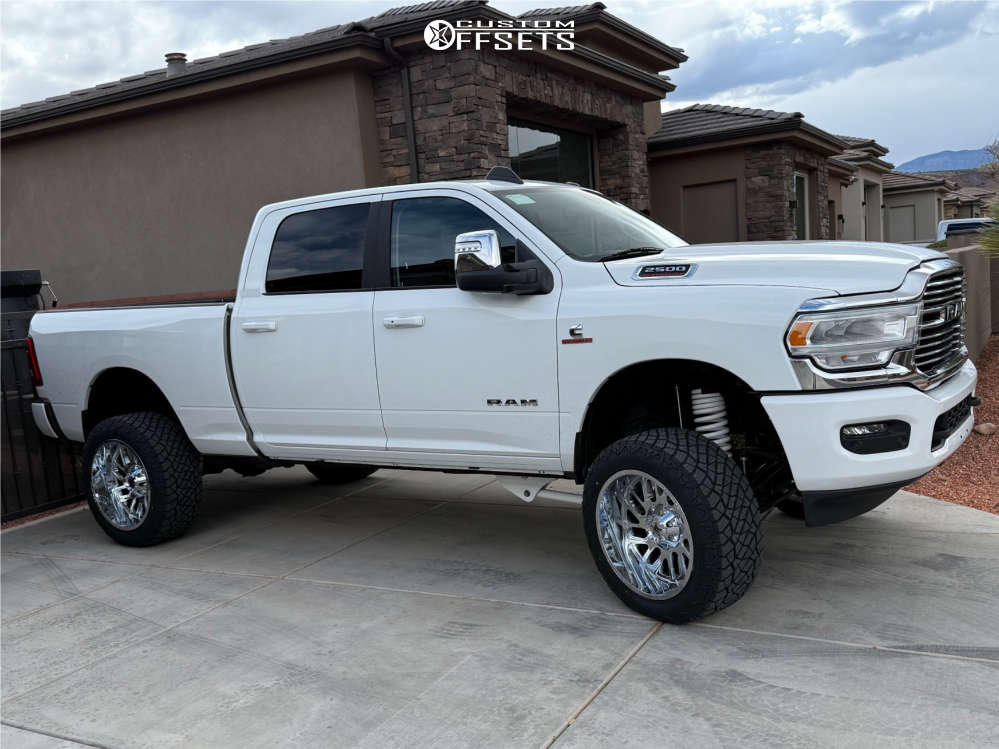 2024 Ram 2500 with 22x12 -44 Luxxx HD Lhd18 and 35/12.5R22