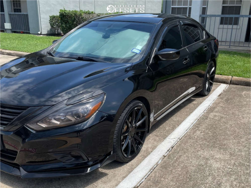 2018 Nissan Altima with 20x8.5 40 TSW Clypse and 225/35R20 Lexani Lx ...