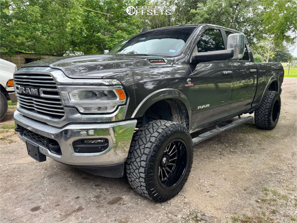 ミーシャン❤️ 2022 Ram 2500 with 20x12 -51 Vision Rapier and 35/12.5R20 Nitto