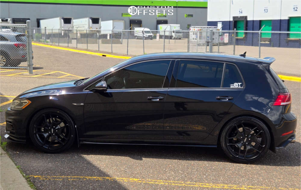 2019 Volkswagen Golf R with 19x8.5 45 Rotiform Hur and 245/35R19 ...