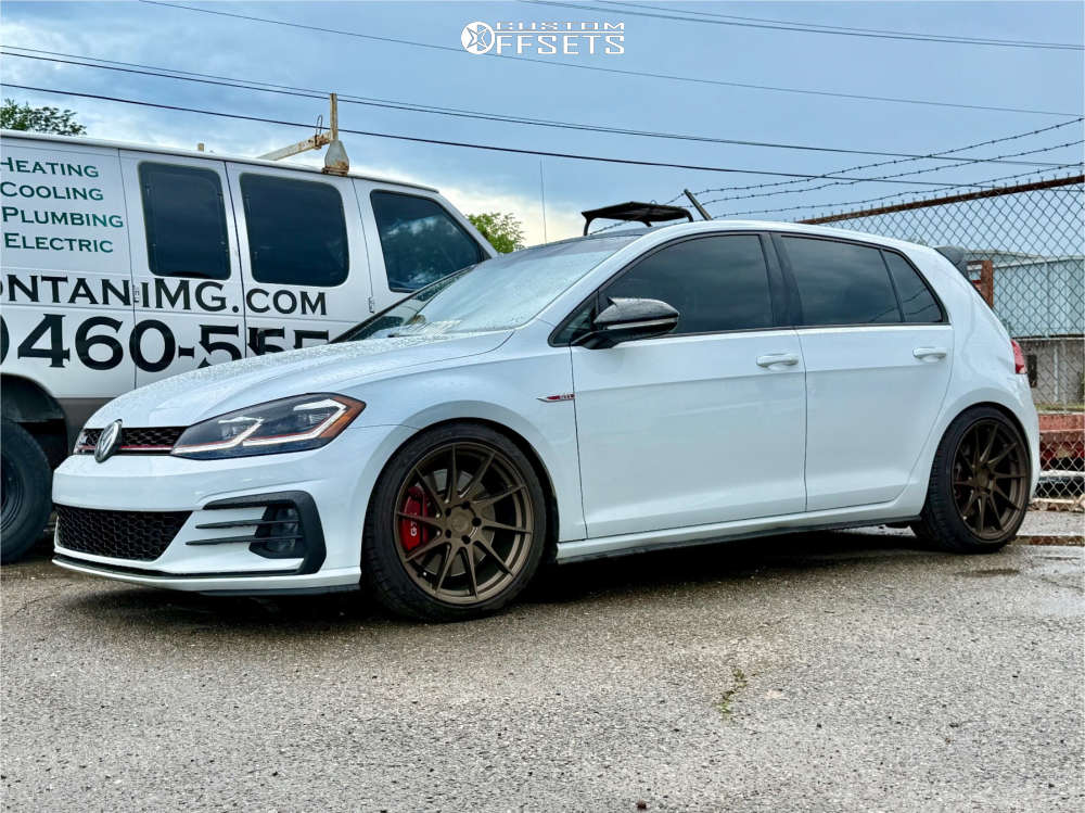 3311380-1-2018-gti-volkswagen-