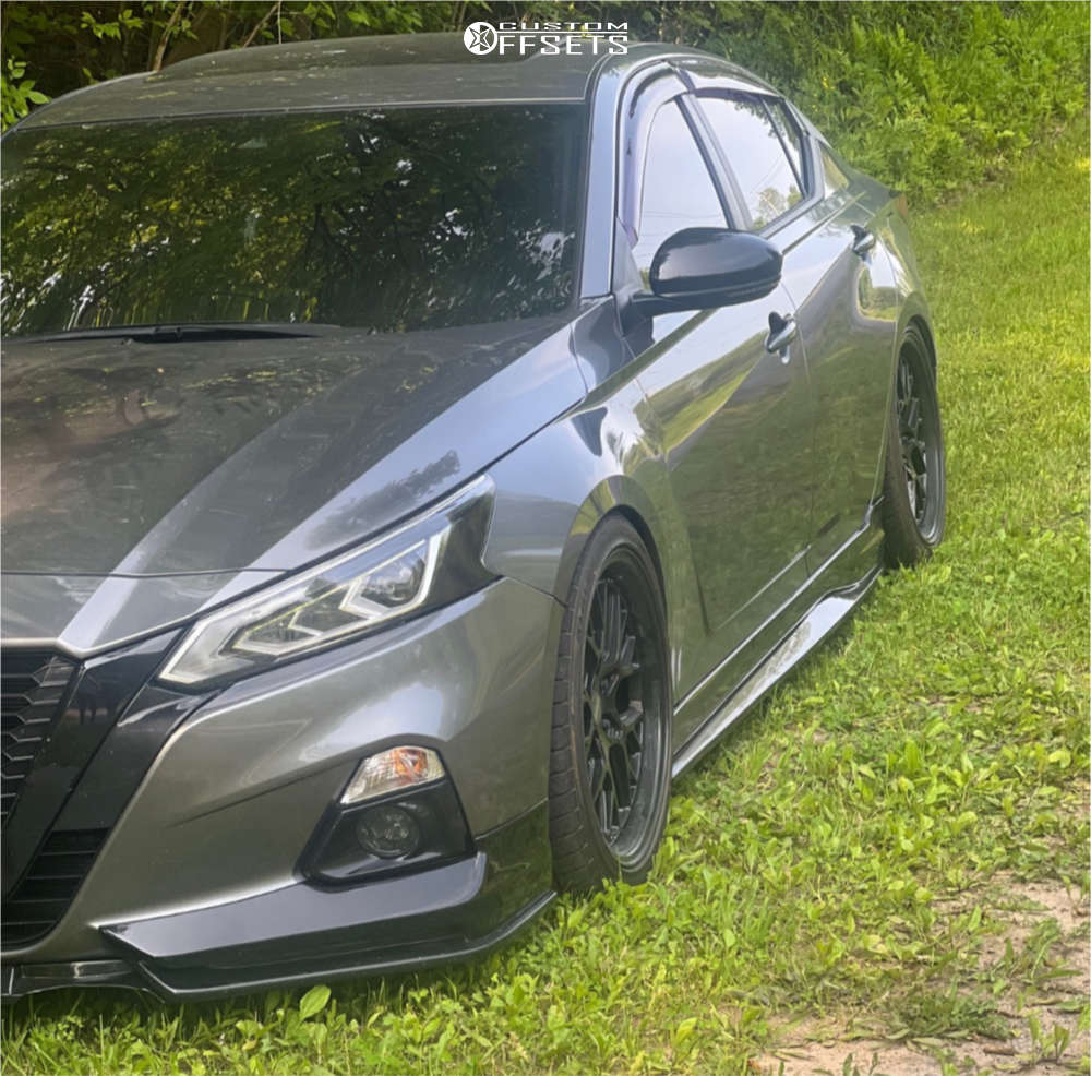 2022 Nissan Altima with 19x8.5 30 ESR Cs11 and 235/40R19 Yokohama Avid ...