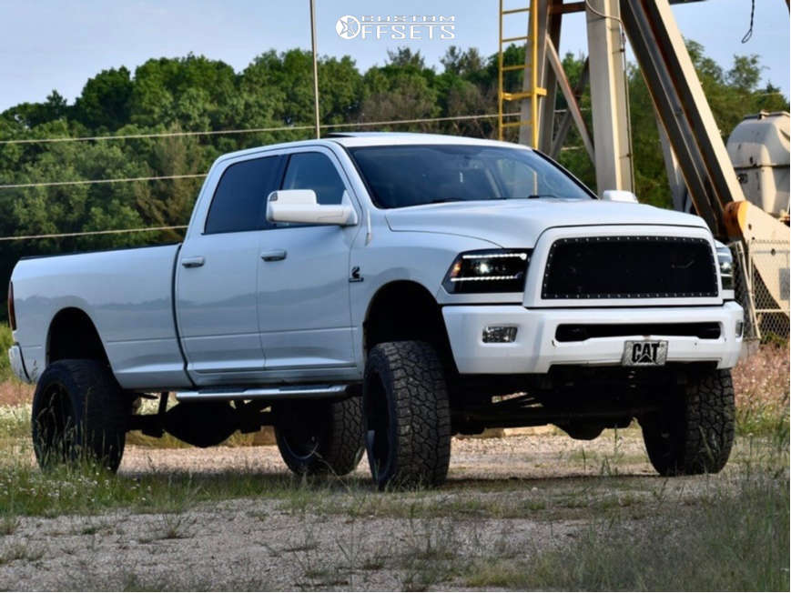 2011 Ram 2500 with 22x12 -44 TIS 560b and 35/12.5R22 Falken Wildpeak ...