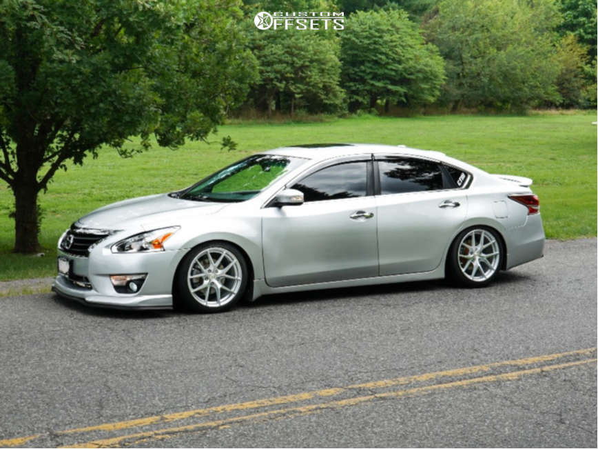 2015 Nissan Altima with 18x8.5 35 Aodhan Aff7 and 235/40R18 Accelera ...