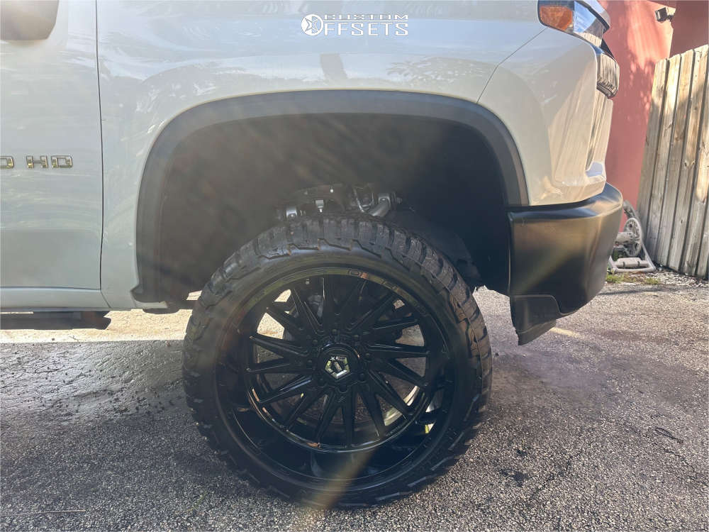 2020 Chevrolet Silverado 2500 HD with 24x12 -44 TIS 547b and 35/12.5R24 ...