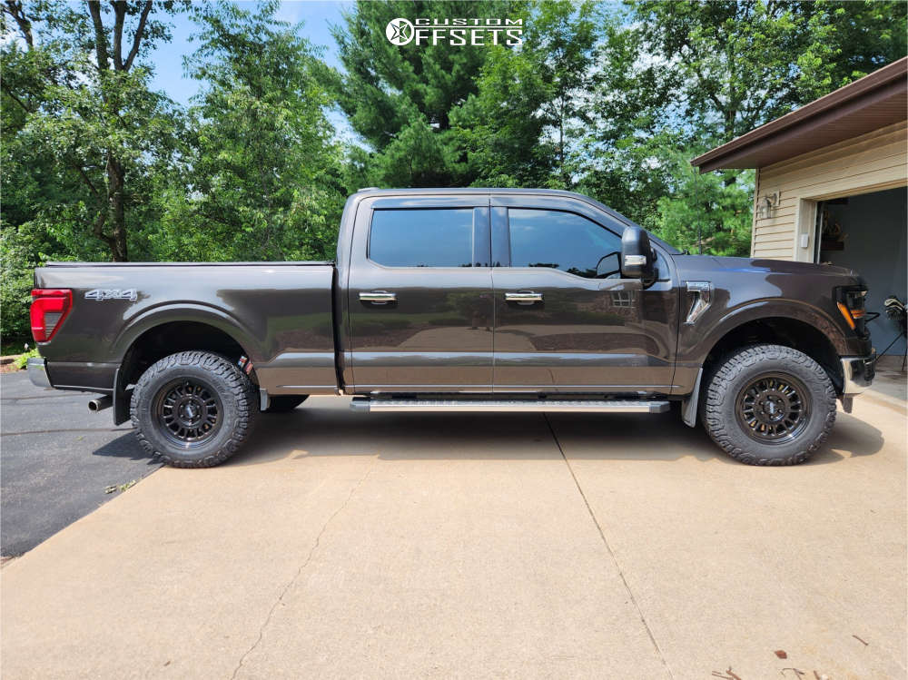 2024 Ford F-150 with 18x8.5 35 Method Mr318 and 275/70R18 Goodyear