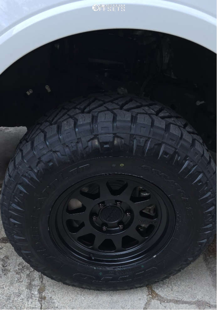 2019 Ford F-150 with 17x8.5 0 Method Mr316 and 285/70R17 Nitto Ridge ...