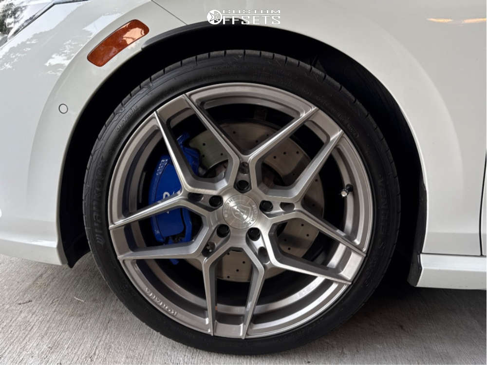 2024 Volkswagen Golf R with 19x8.5 42 Rohana Rfx11 and 235/35R19 ...
