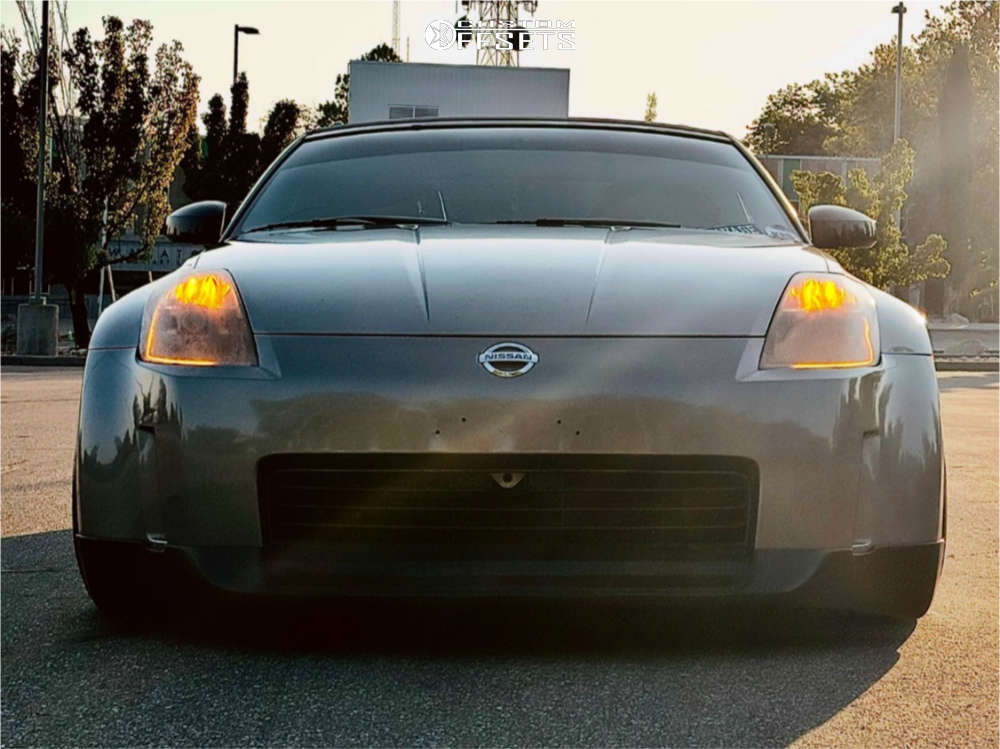 2004 Nissan 350Z with 18x9.5 22 Aodhan Ds07 and 225/40R18 Zenna