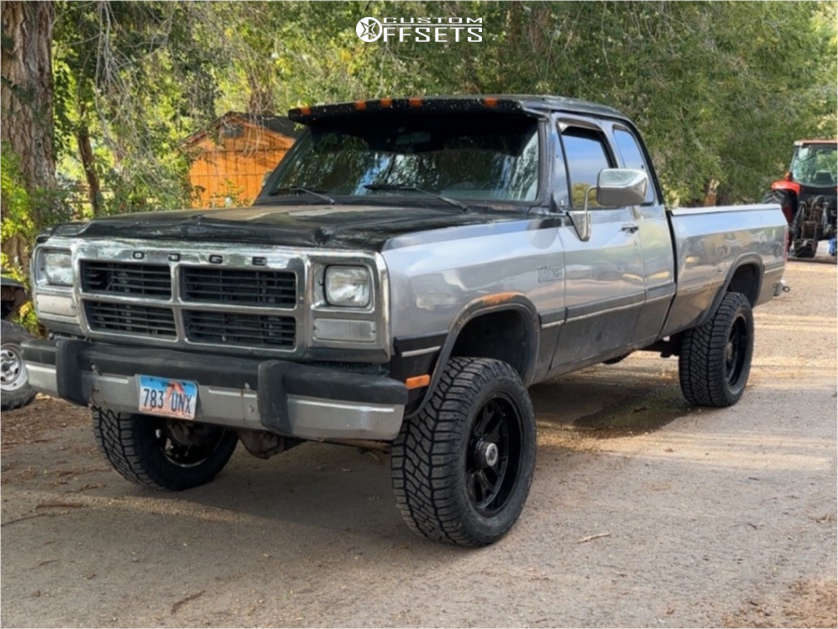 1992 Dodge W250 with 20x10 -19 TIS 560b and 33/12.5R20 Milestar ...