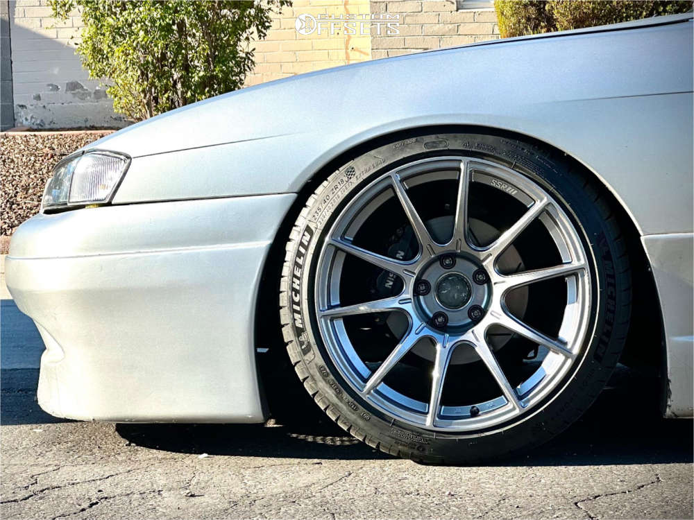 ニッサン　ホイール 1995 Nissan 240SX with 18x9.5 15 SSR Gtx01 and 235/40R18 Michelin