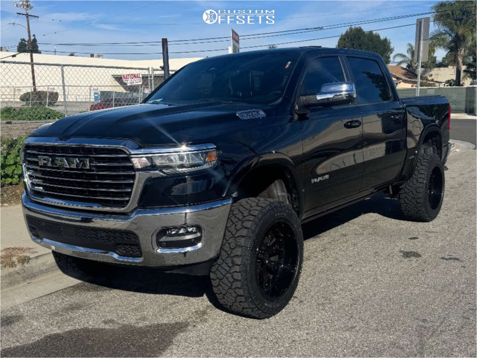 2025 Ram 1500 with 22x12 -44 TIS 560b and 35/12.5R22 Kenda Klever R/t ...