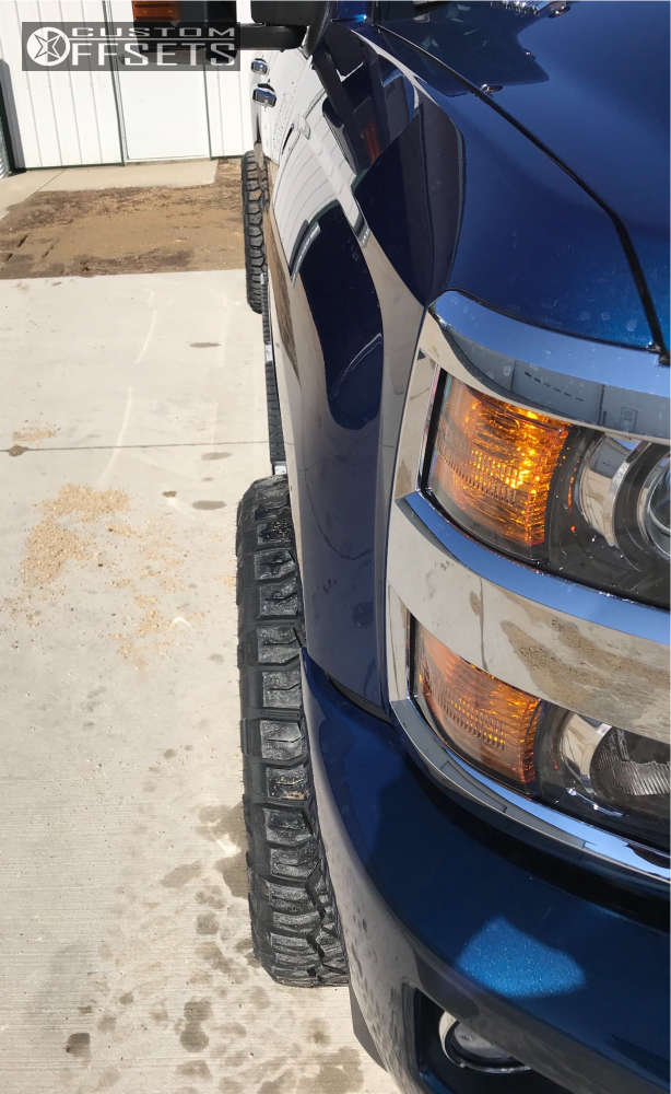 2018 Chevrolet Silverado 2500 HD with 20x10 19 Hostile Sprocket and 33