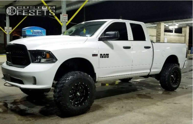 2013 Ram 1500 with 17x10 -24 Moto Metal Mo962 and 35/12.5R17