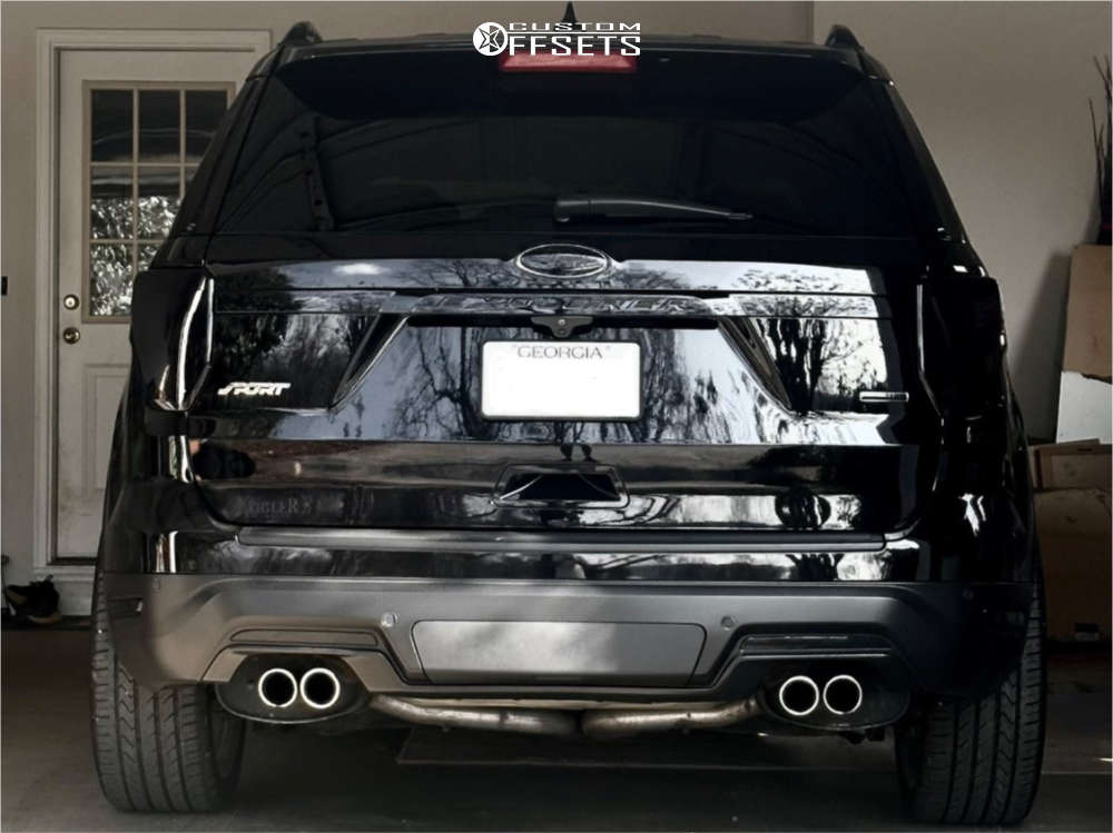 2019 Ford Explorer with 22x9 38 TSW Imola and 265/40R22 Lexani Lx ...