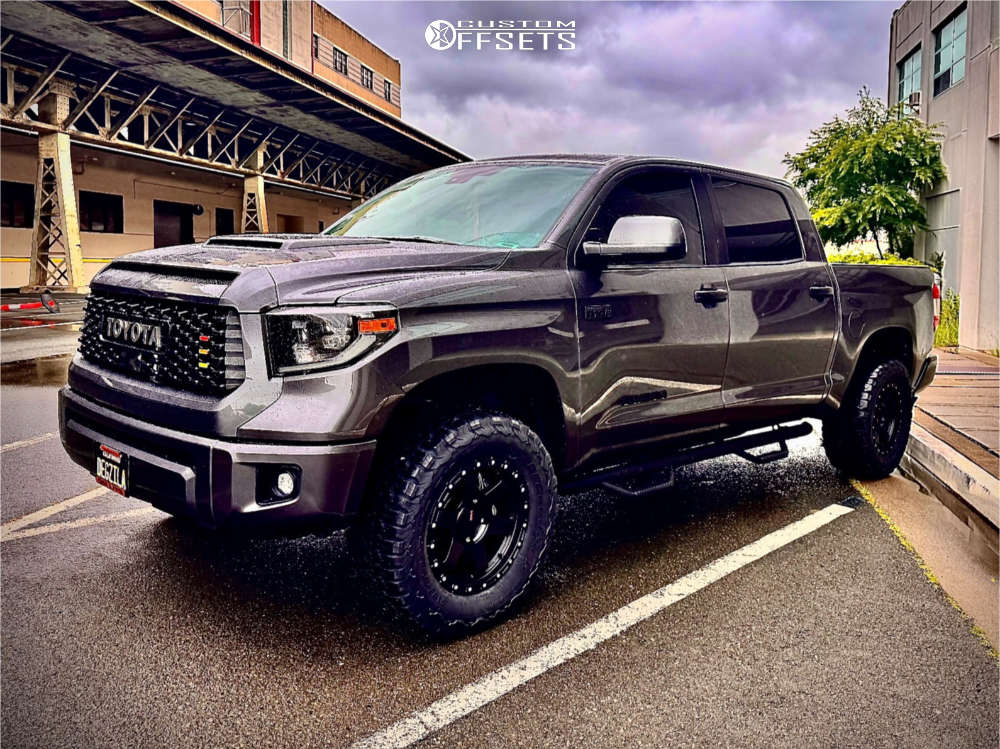 2021 Toyota Tundra with 18x9 12 DX4 Nitro and 33/12.5R18