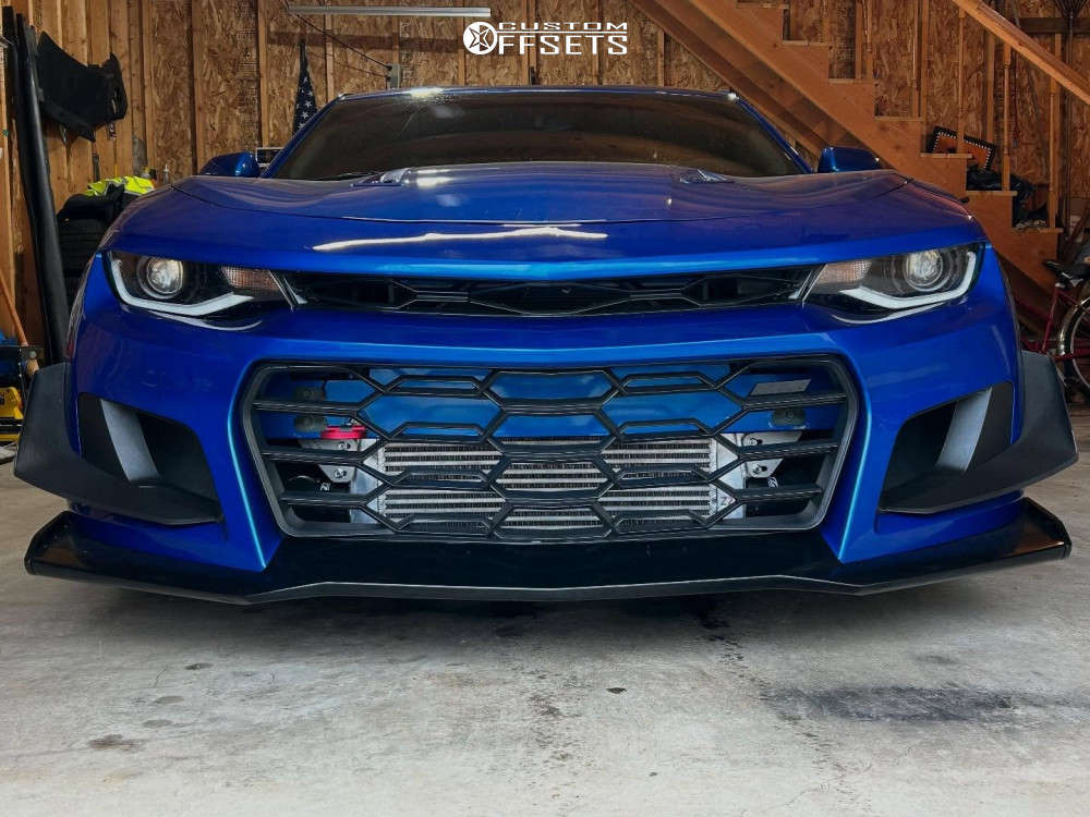 2017 Chevrolet Camaro with 20x9 20 Rohana Rfx5 and 245/40R20 Cosmo ...