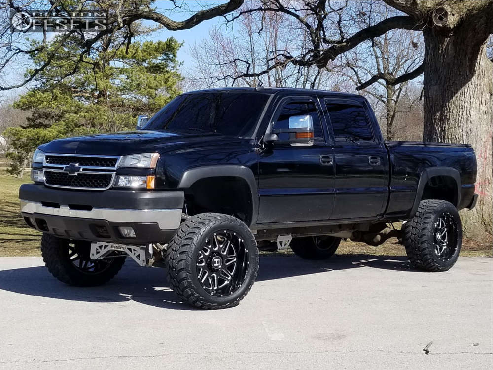 2006 Chevrolet Silverado 2500 HD with 22x12 -44 Hostile Sprocket