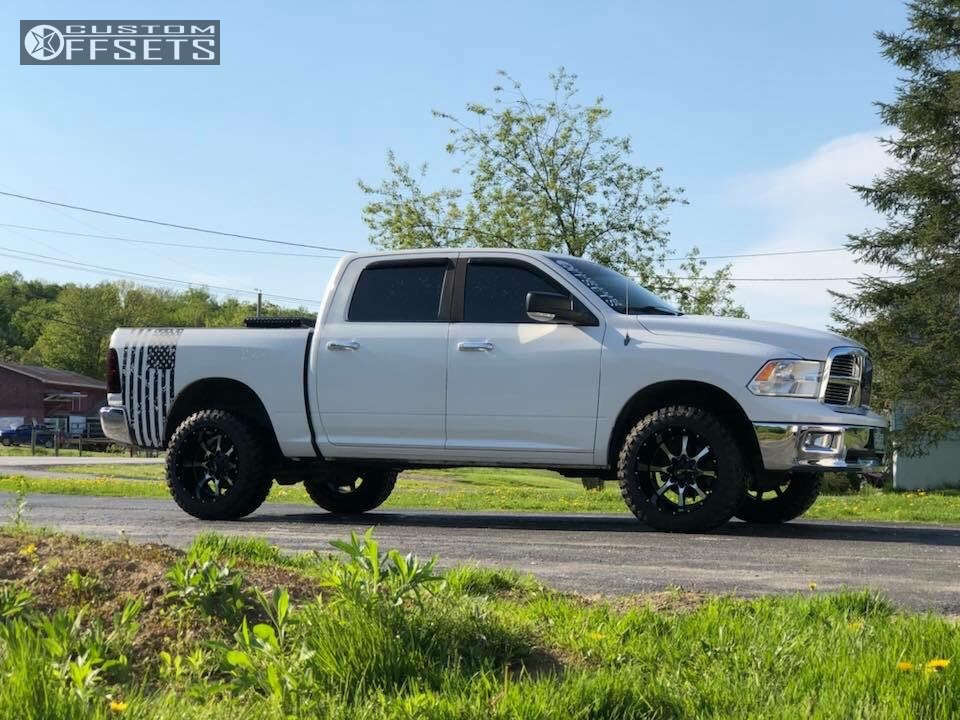 2011 Ram 1500 with 20x12 44 Moto Metal MO970 and 33/12.5R20 Atturo