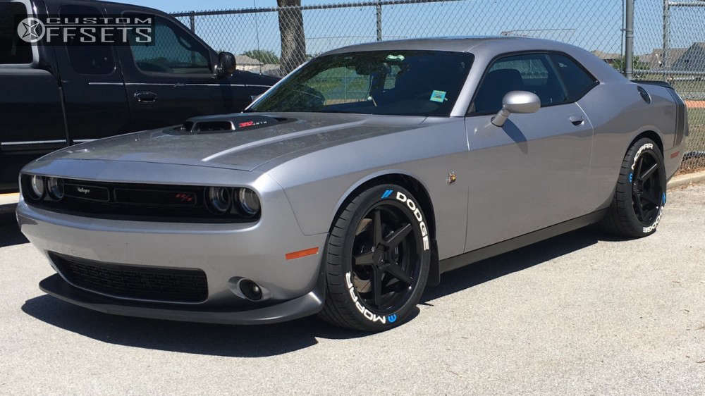 2016 Dodge Challenger with 20x9 25 Ferrada FR3 and 275/40R20 Atturo ...