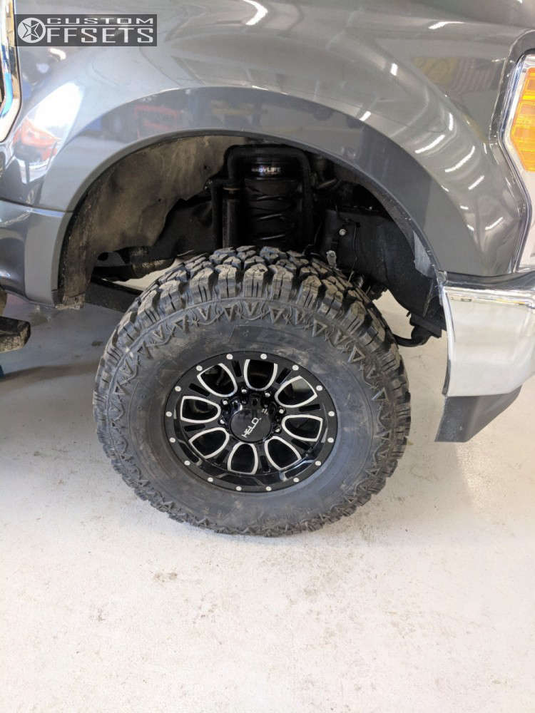 2017 Ford F-250 Super Duty with 17x9 18 Helo He879 and 35/12.5R17 ...