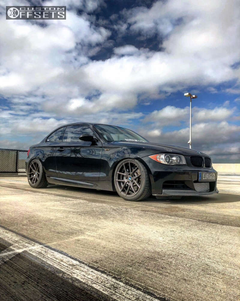 2008 BMW 135i with 18x8 40 Niche Targa and 225/40R18 Continental