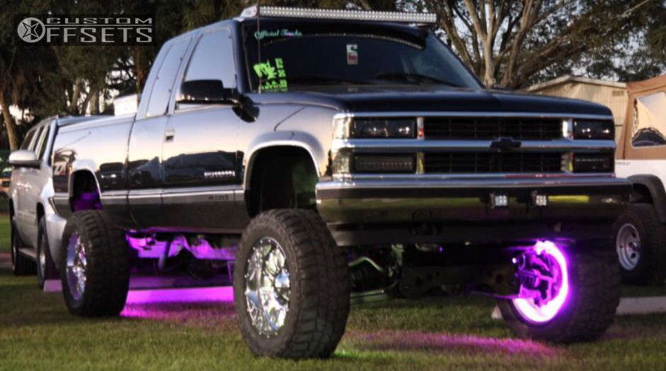 Fuel Throttle 20x10 12 Chrome D51920002650 Custom Offsets